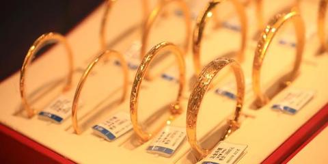 黃金市場再創(chuàng)新高 多家品牌境內足金首飾零售價格突破666元/克